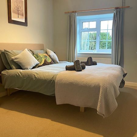 Upper Beeches Villa Oakhill Bagian luar foto